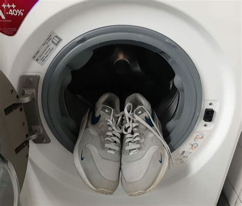 kan je adidas schoenen in de wasmachine doen|Sneakers in de wasmachine (5 stappen.